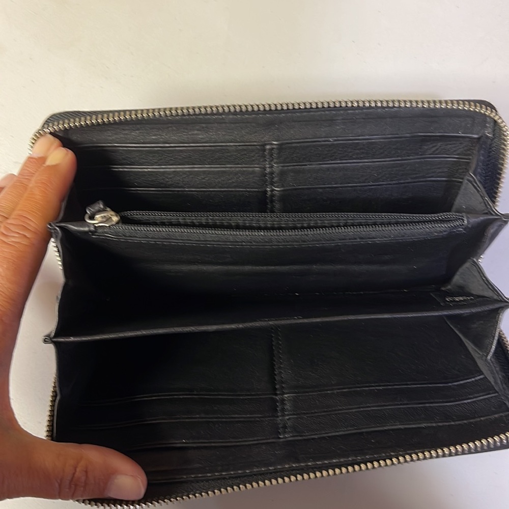 Authentic Coach Leather Wallet - Picture 4 of 5